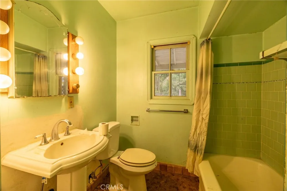 910 W 12th Avenue Chico, CA 95926