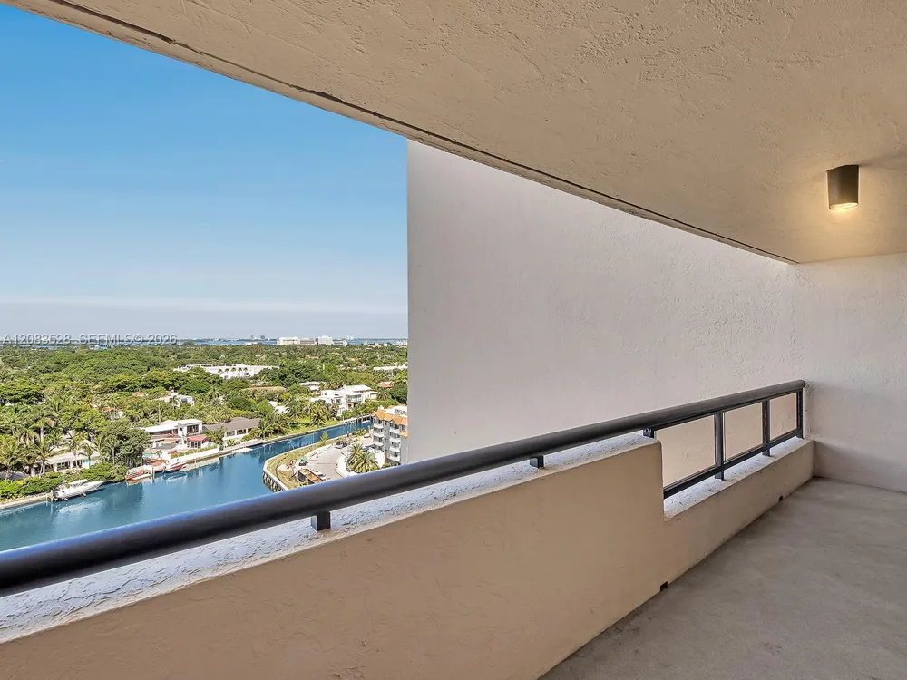 2555 Collins Ave #1604 Miami Beach, FL 33140