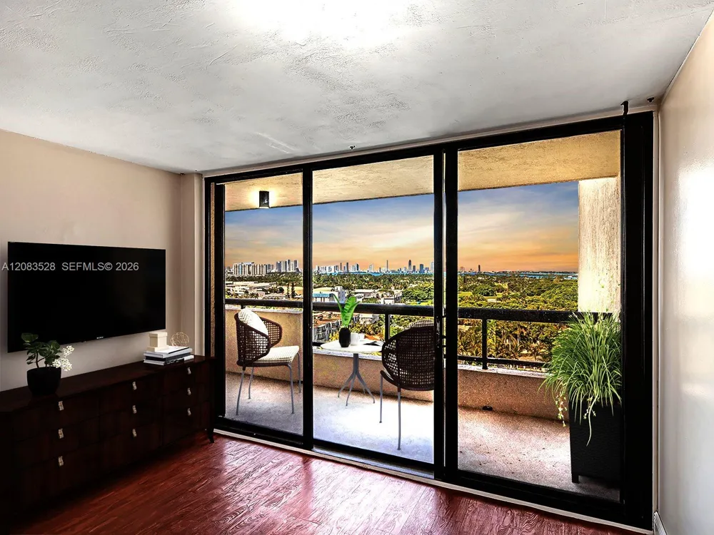 2555 Collins Ave #1604 Miami Beach, FL 33140