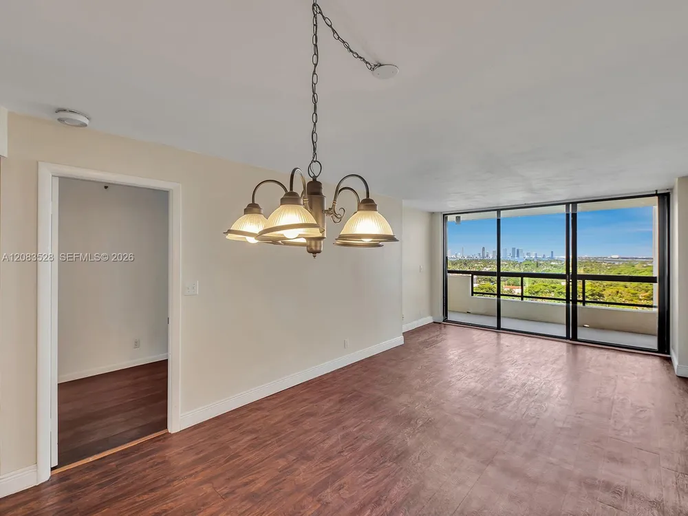 2555 Collins Ave #1604 Miami Beach, FL 33140