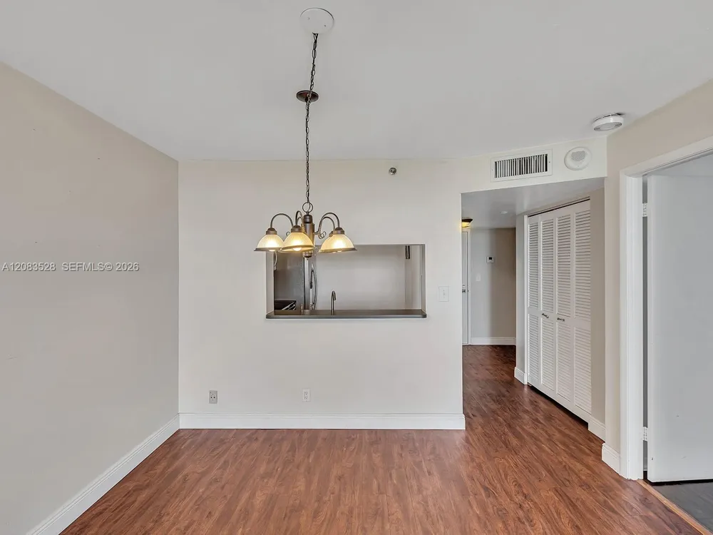 2555 Collins Ave #1604 Miami Beach, FL 33140
