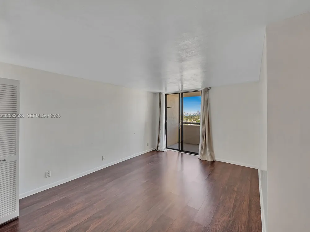 2555 Collins Ave #1604 Miami Beach, FL 33140