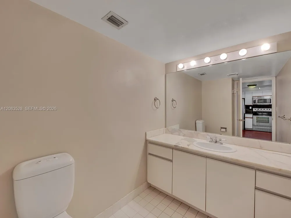 2555 Collins Ave #1604 Miami Beach, FL 33140