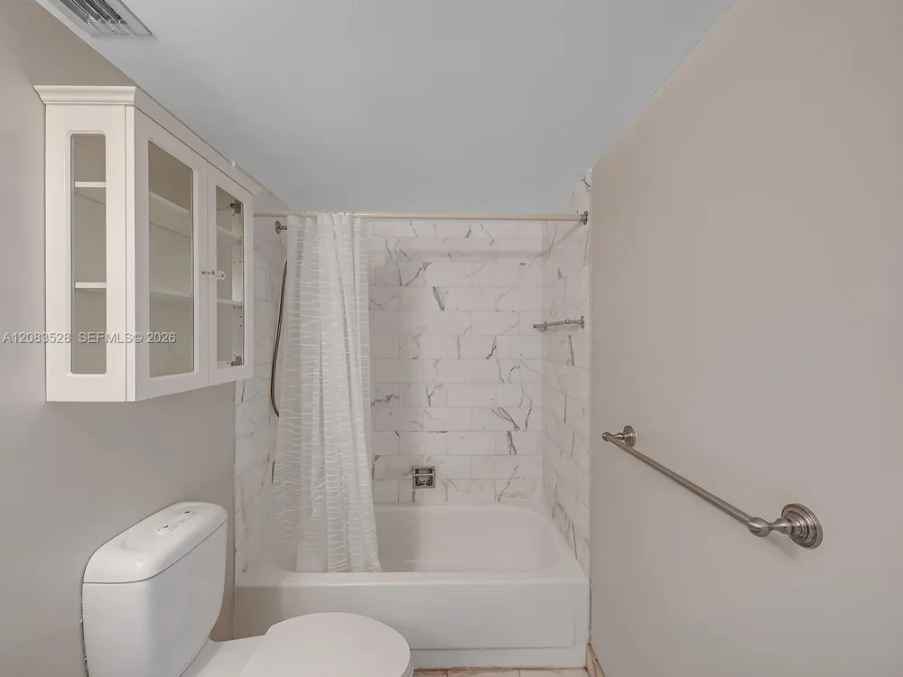 2555 Collins Ave #1604 Miami Beach, FL 33140