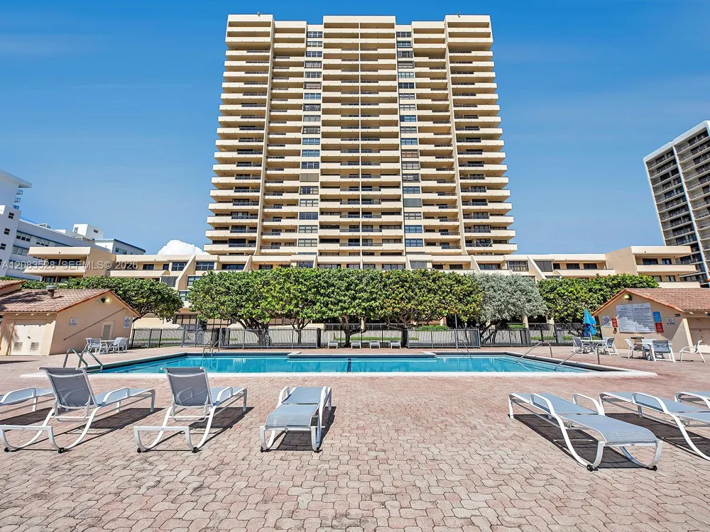 2555 Collins Ave #1604 Miami Beach, FL 33140