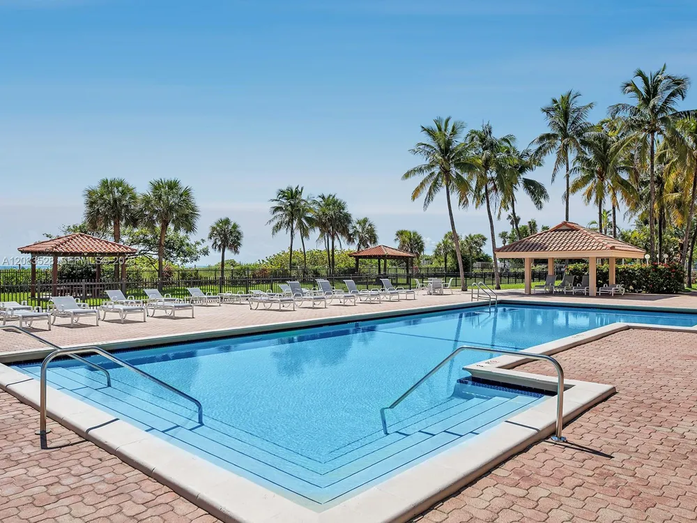2555 Collins Ave #1604 Miami Beach, FL 33140