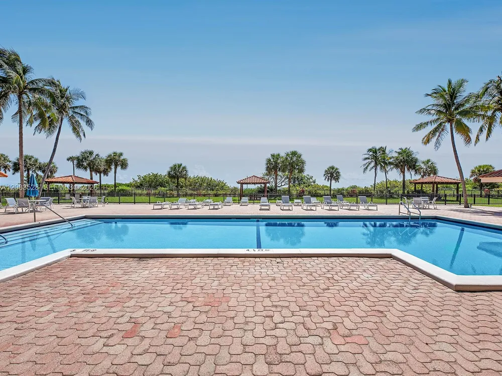 2555 Collins Ave #1604 Miami Beach, FL 33140
