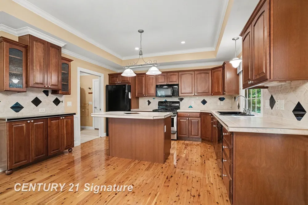 7407 Rock Hollow Ln Lane Midland City, MI 48642
