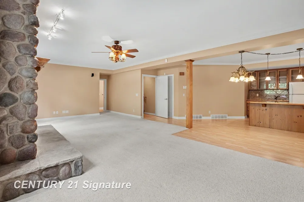 7407 Rock Hollow Ln Lane Midland City, MI 48642
