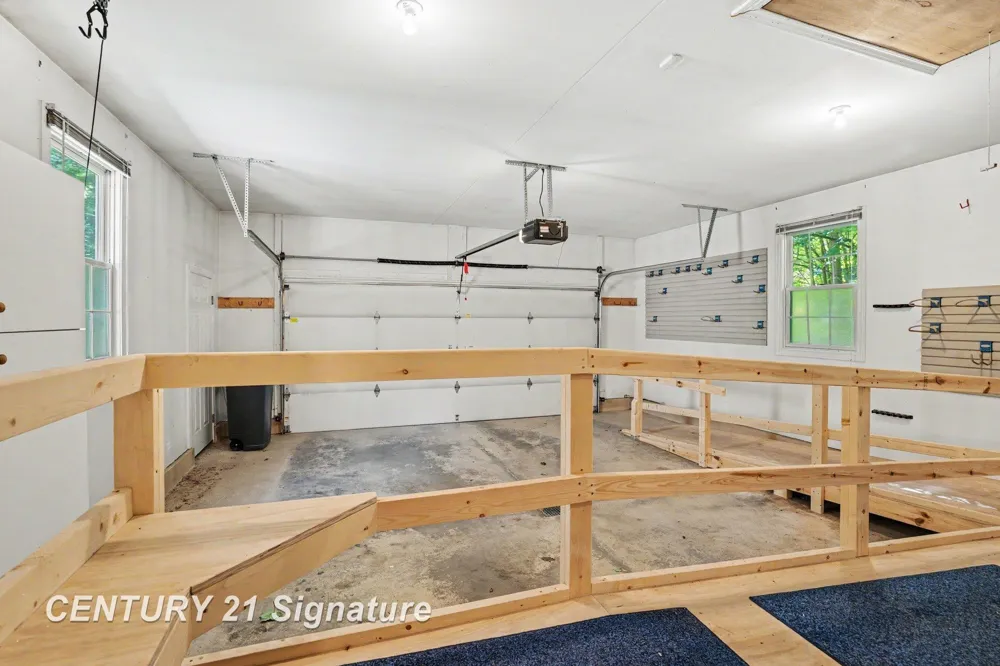 7407 Rock Hollow Ln Lane Midland City, MI 48642