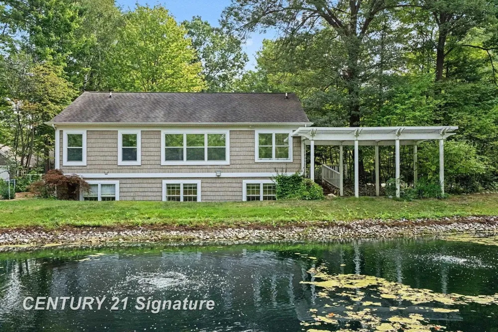 7407 Rock Hollow Ln Lane Midland City, MI 48642