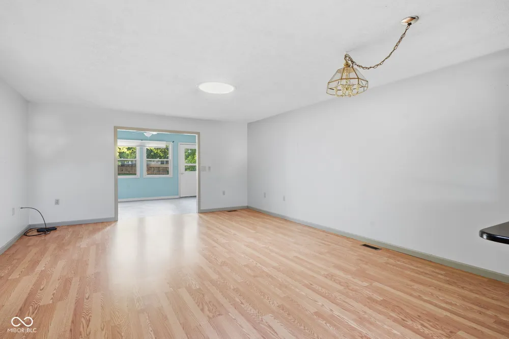 6321 Brush Court Indianapolis, IN 46268