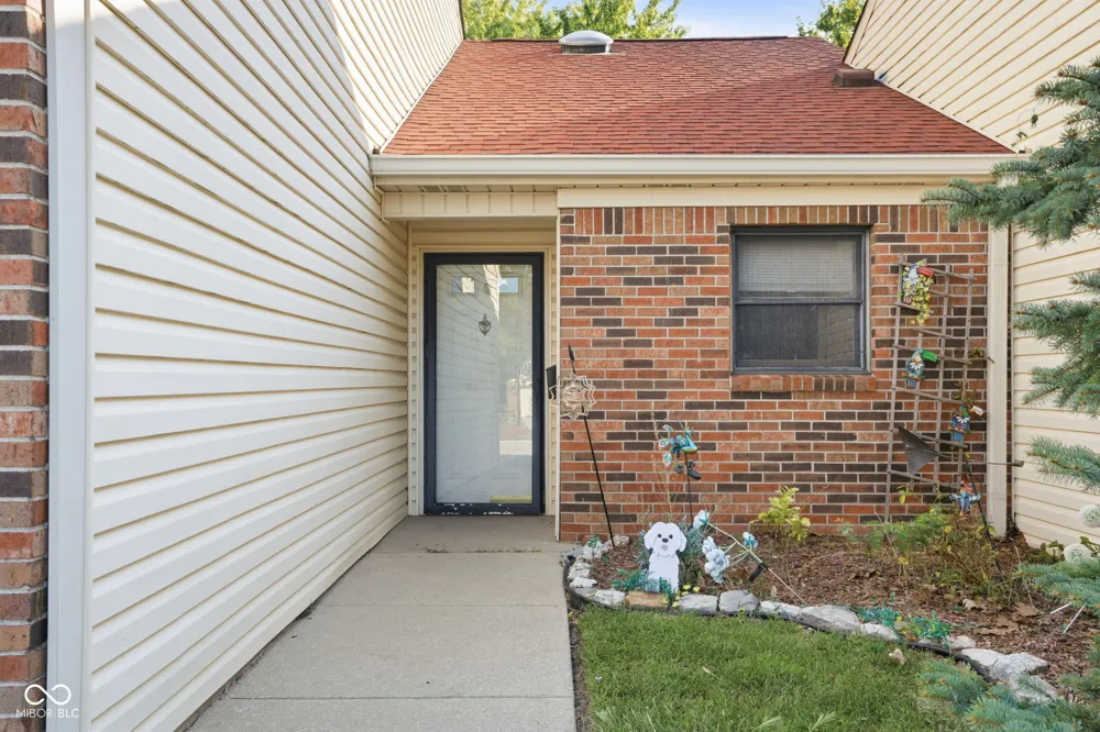 6321 Brush Court Indianapolis, IN 46268