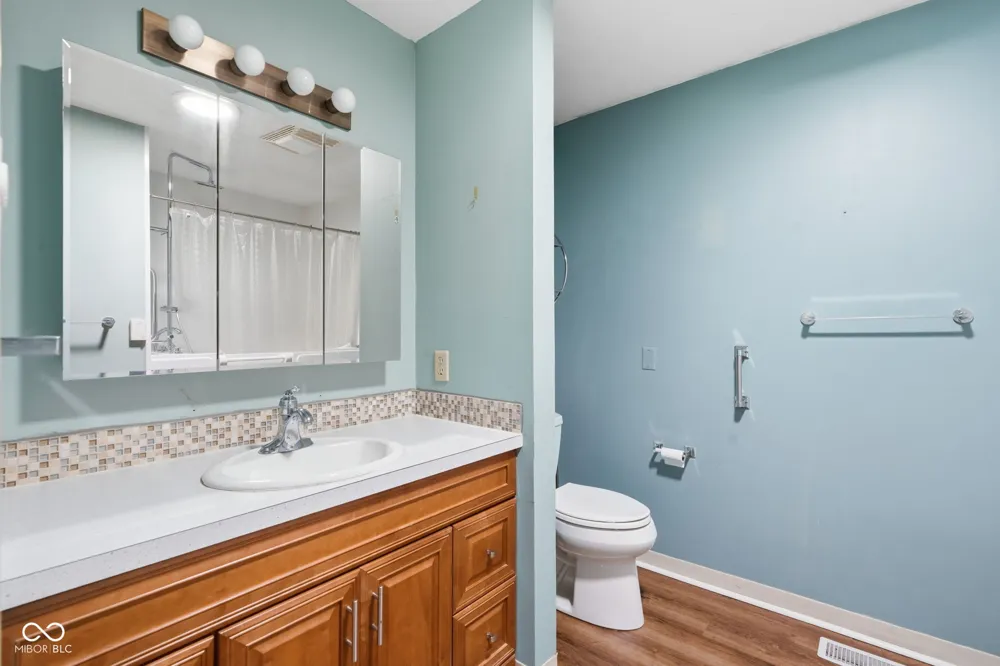 6321 Brush Court Indianapolis, IN 46268