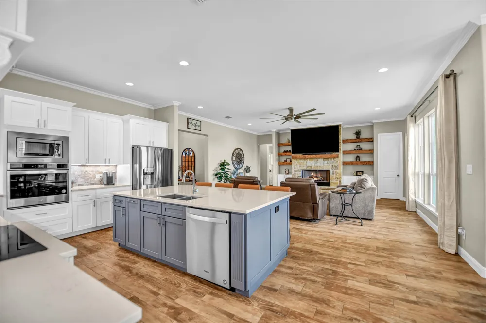 2011 Perkins Lane Weatherford, TX 76088
