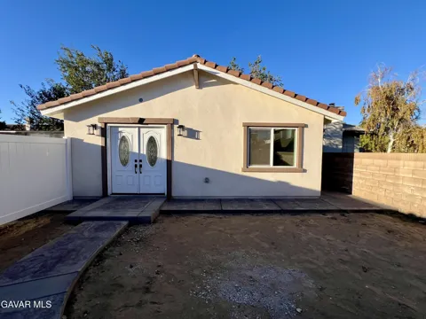 1133 E Geraldine Lane #B