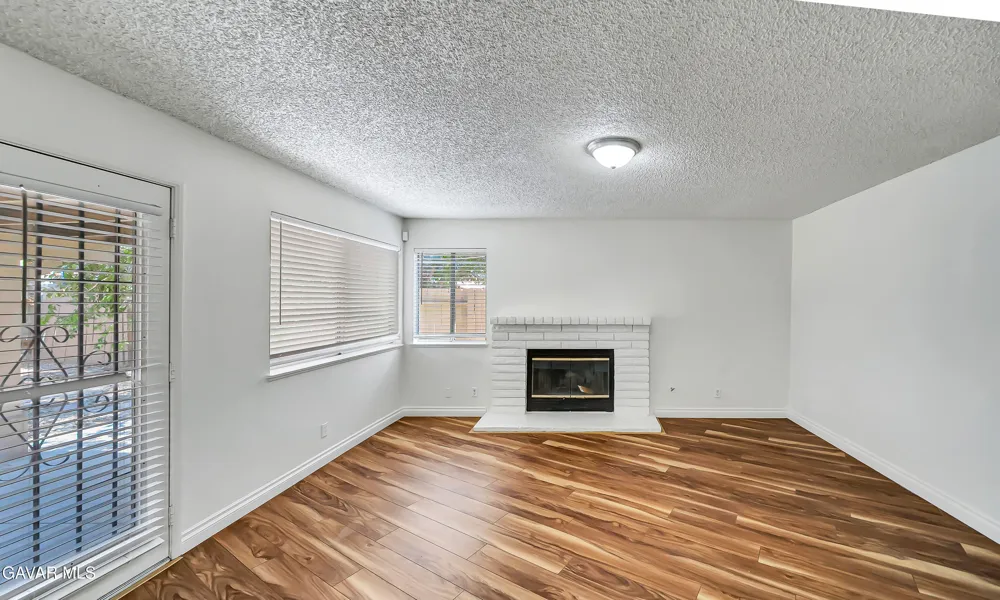 44636 17th Street Lancaster, CA 93535
