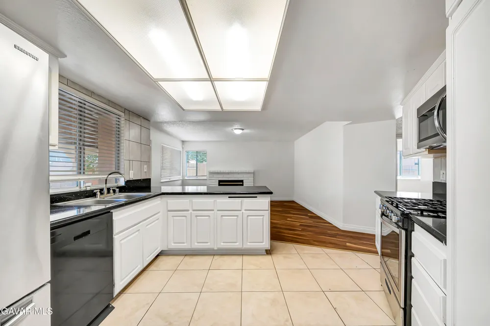 44636 17th Street Lancaster, CA 93535