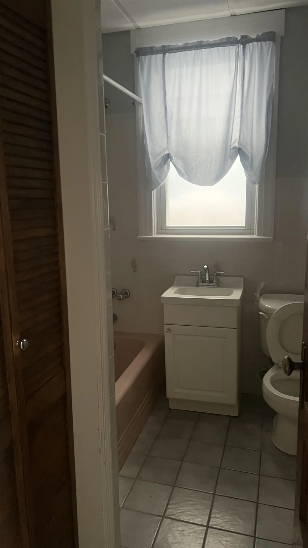 31 WEST 48TH ST Bayonne, NJ 07002