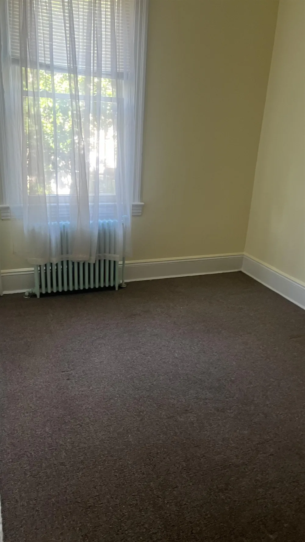 31 WEST 48TH ST Bayonne, NJ 07002