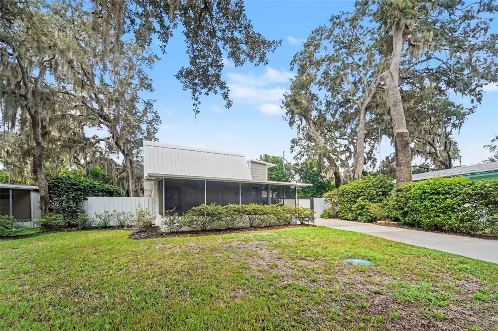 1817 BEACHWAY LANE Odessa, FL 33556