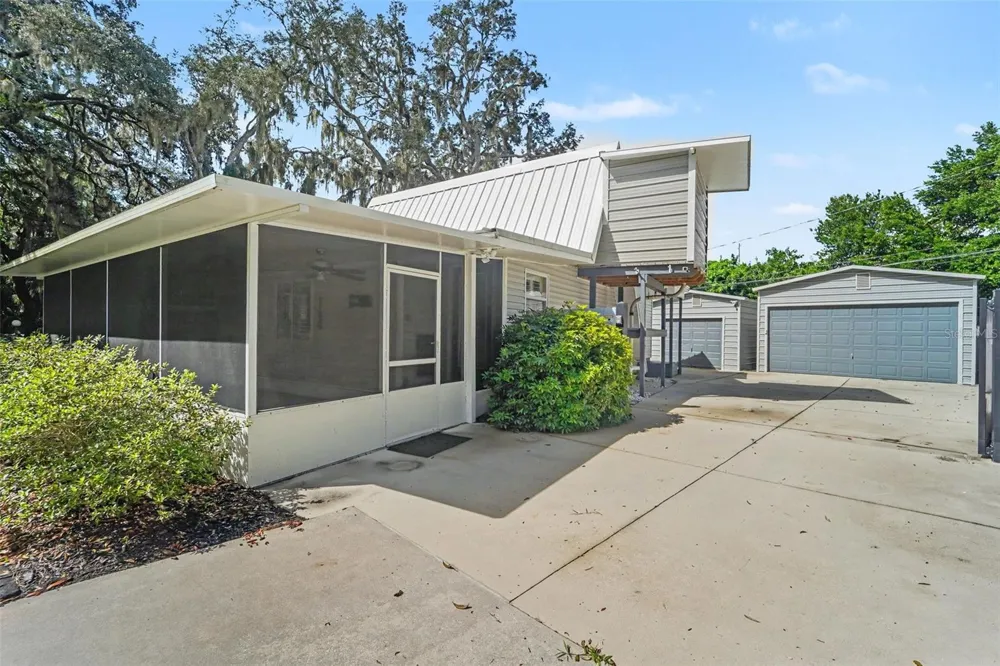 1817 BEACHWAY LANE Odessa, FL 33556