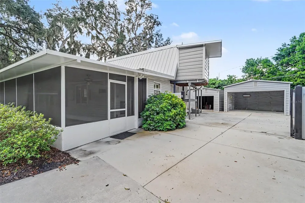 1817 BEACHWAY LANE Odessa, FL 33556