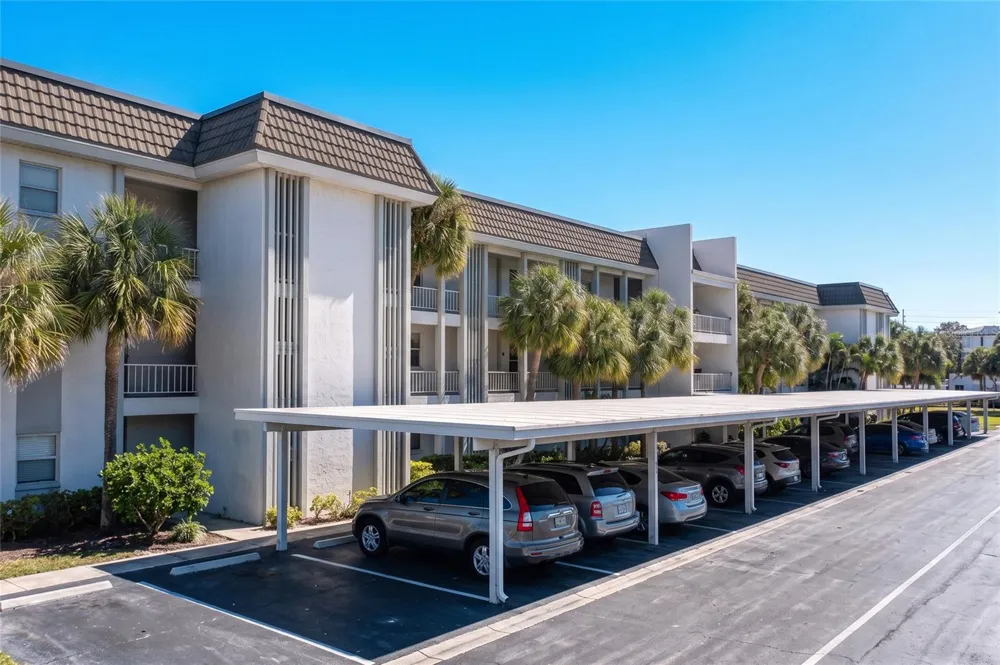 4370 CHATHAM DRIVE #304 Longboat Key, FL 34228