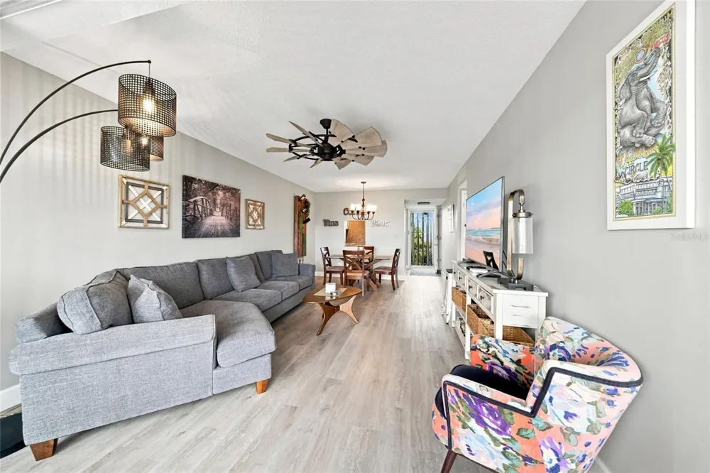 4370 CHATHAM DRIVE #304 Longboat Key, FL 34228