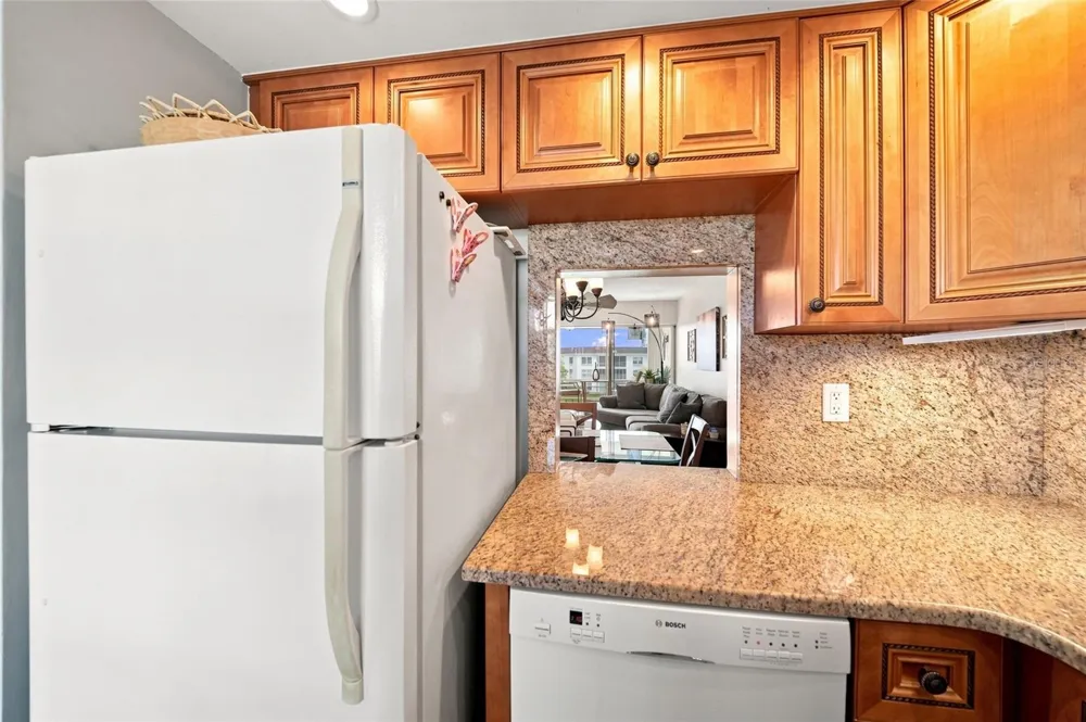 4370 CHATHAM DRIVE #304 Longboat Key, FL 34228