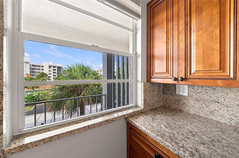 4370 CHATHAM DRIVE #304 Longboat Key, FL 34228