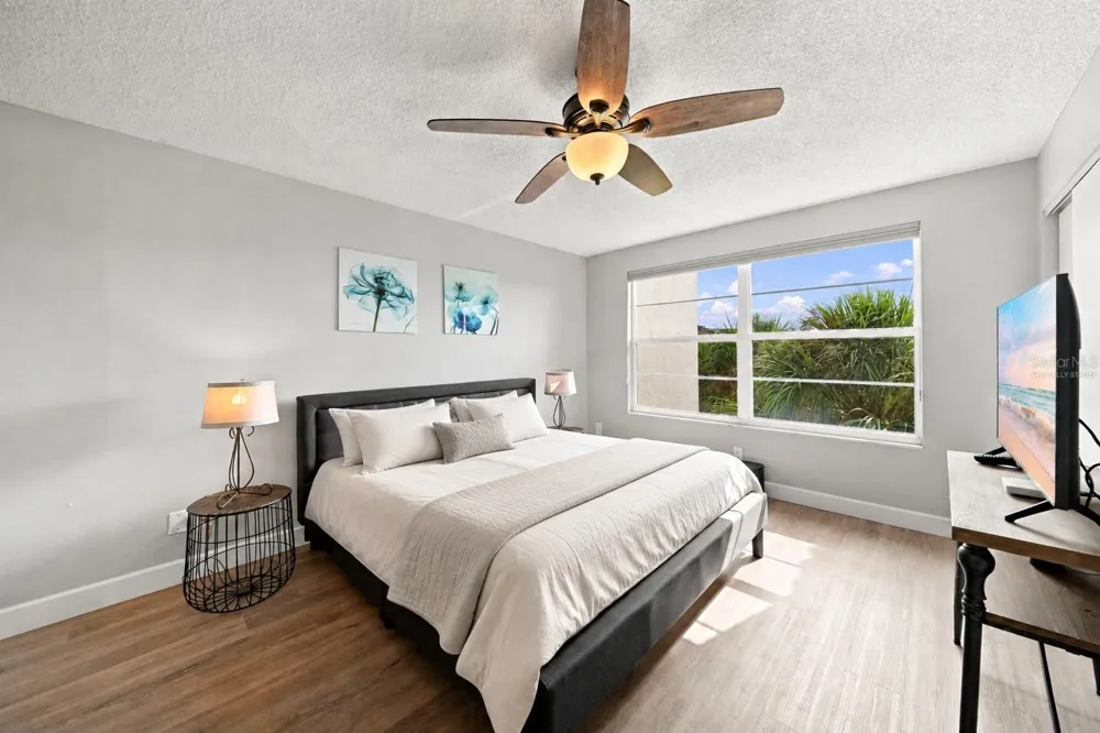 4370 CHATHAM DRIVE #304 Longboat Key, FL 34228