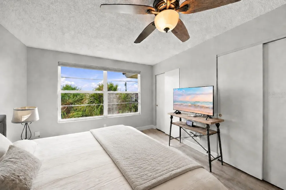 4370 CHATHAM DRIVE #304 Longboat Key, FL 34228