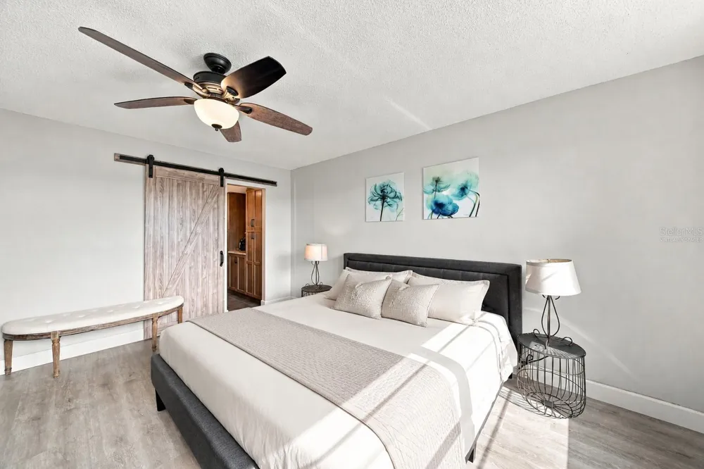 4370 CHATHAM DRIVE #304 Longboat Key, FL 34228