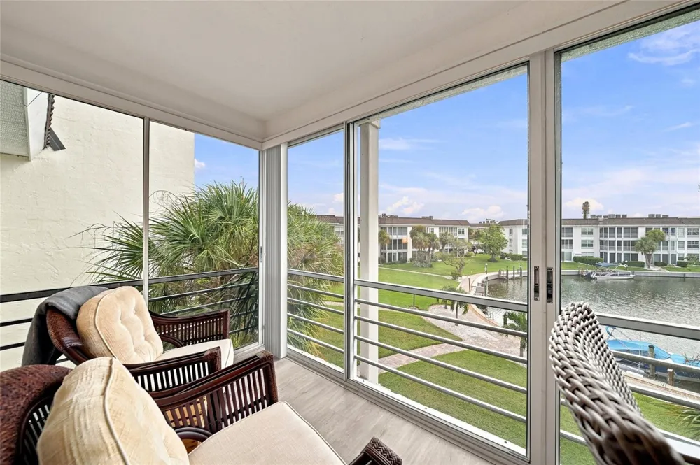 4370 CHATHAM DRIVE #304 Longboat Key, FL 34228