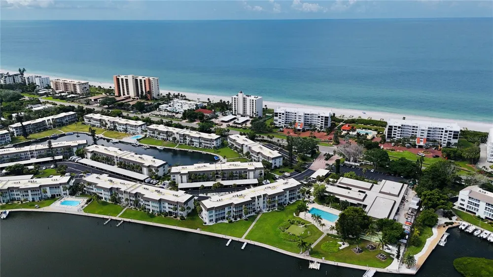 4370 CHATHAM DRIVE #304 Longboat Key, FL 34228