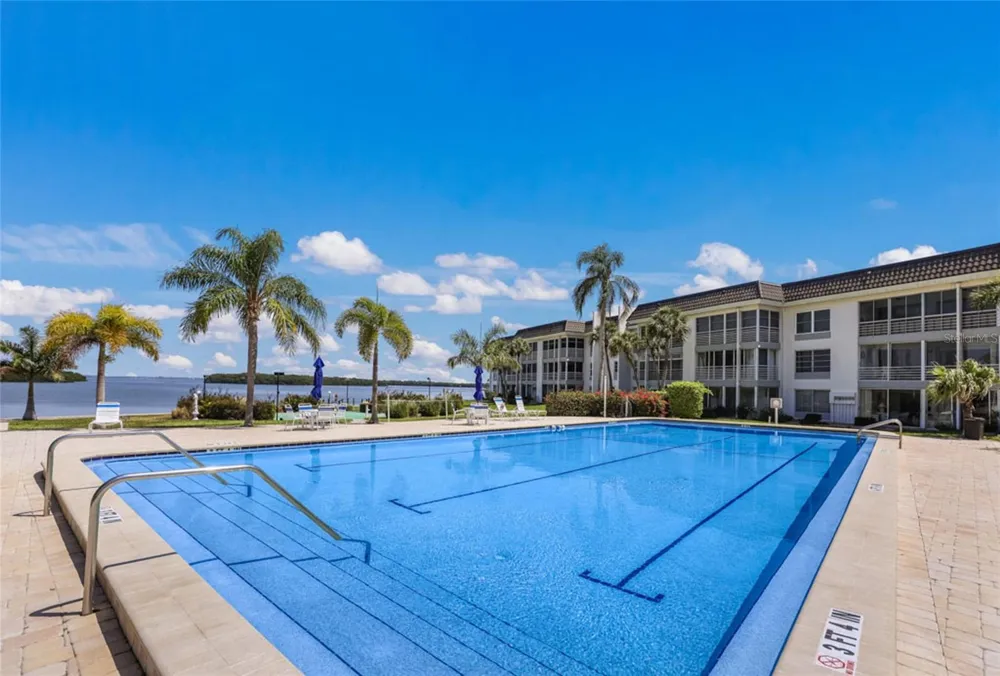 4370 CHATHAM DRIVE #304 Longboat Key, FL 34228