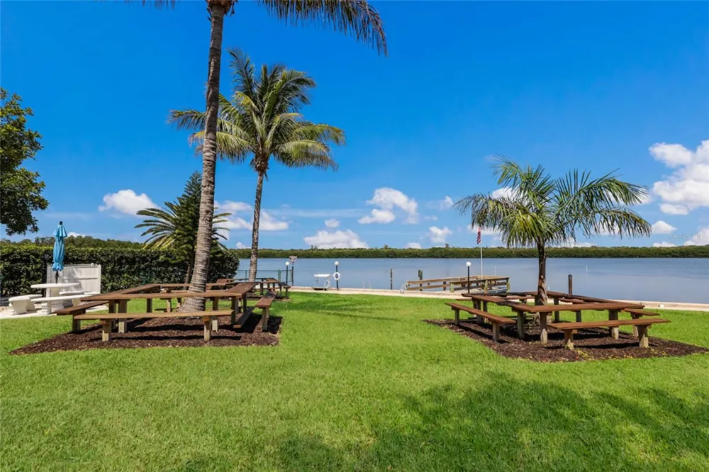 4370 CHATHAM DRIVE #304 Longboat Key, FL 34228