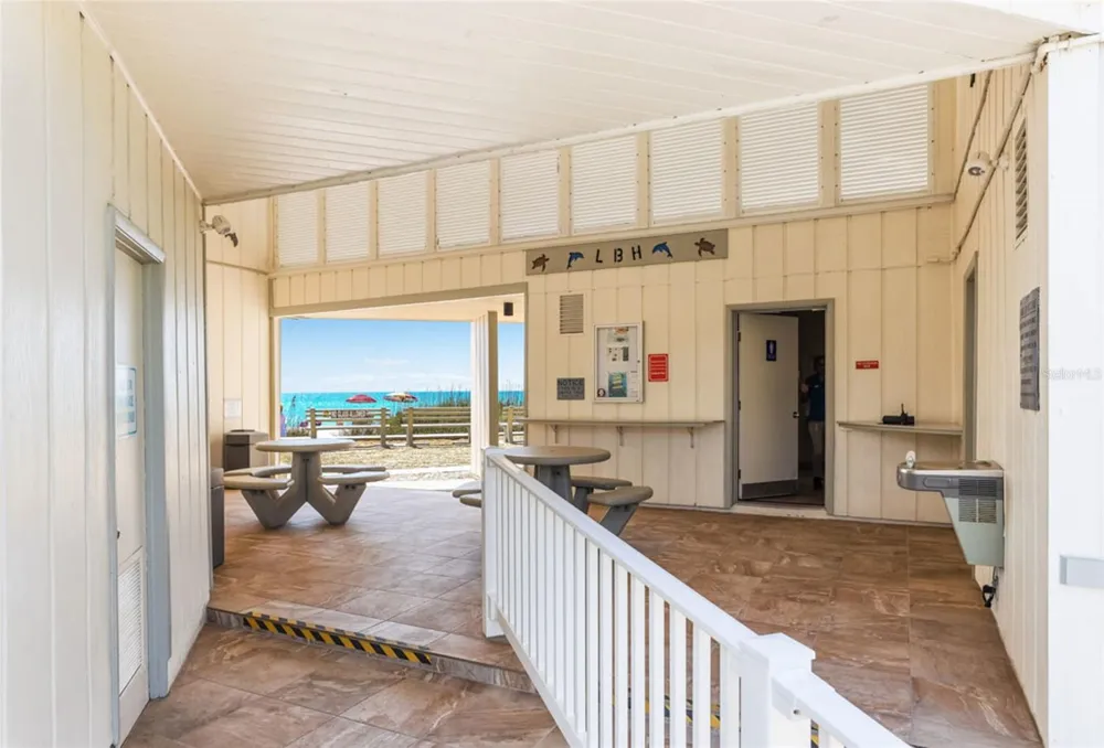 4370 CHATHAM DRIVE #304 Longboat Key, FL 34228