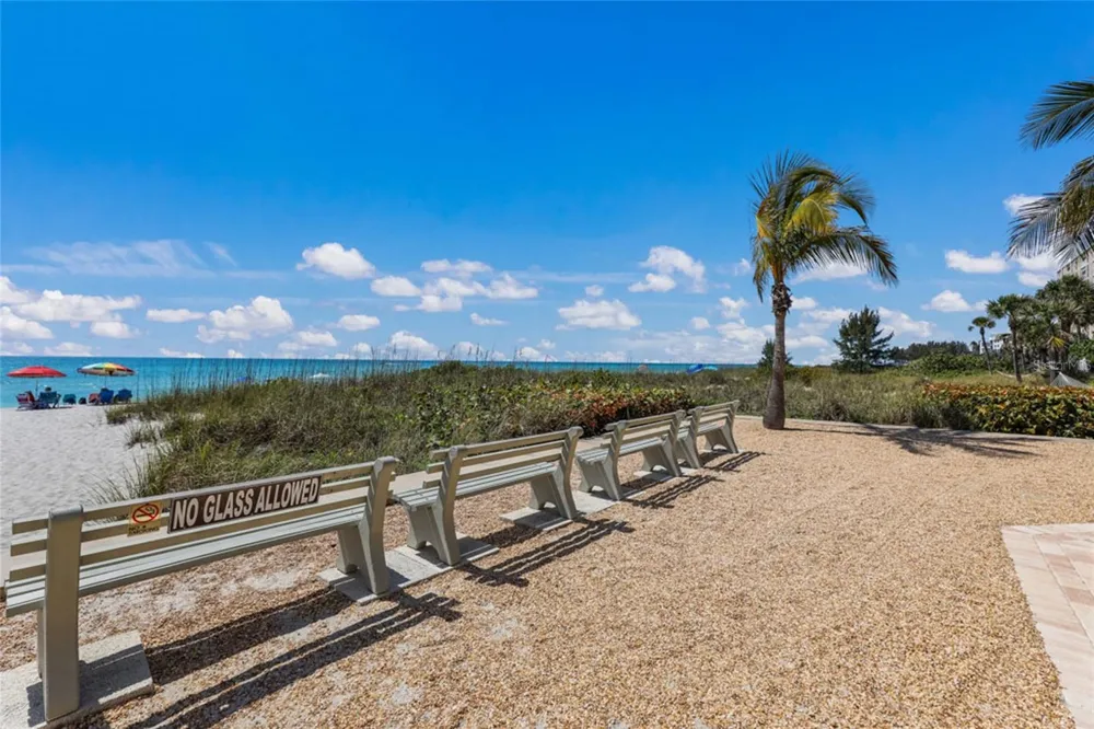 4370 CHATHAM DRIVE #304 Longboat Key, FL 34228