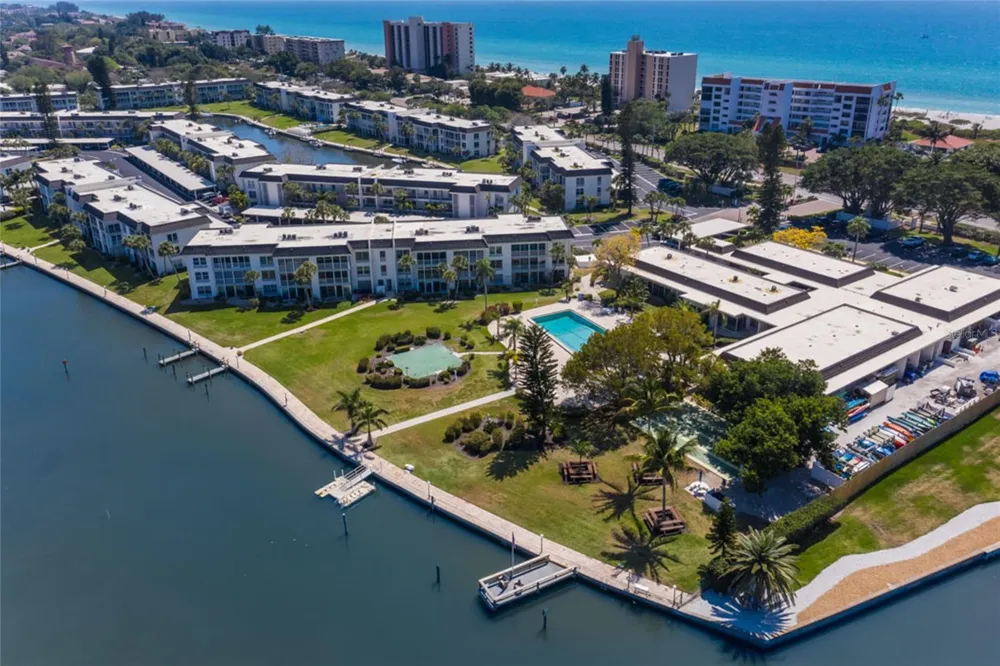 4370 CHATHAM DRIVE #304 Longboat Key, FL 34228