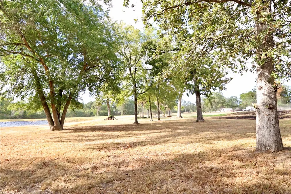 9277 Clara Lane Franklin, TX 77856