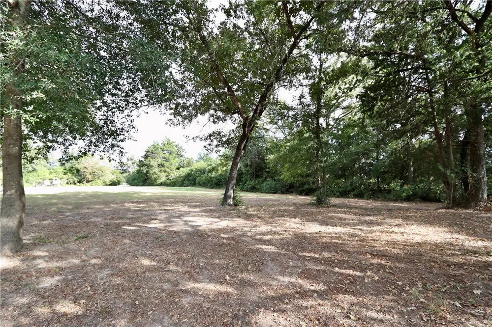 9277 Clara Lane Franklin, TX 77856