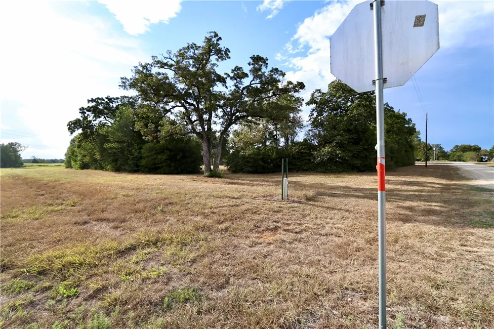 9277 Clara Lane Franklin, TX 77856