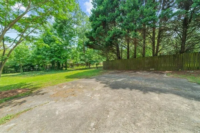 2053 Deerfield Run Snellville, GA 30078