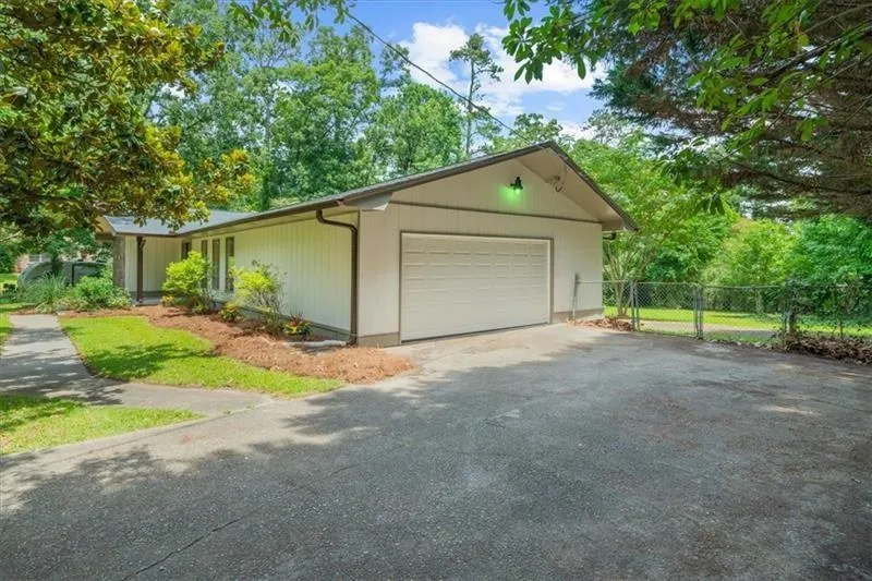 2053 Deerfield Run Snellville, GA 30078