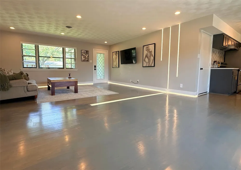 436 Degan Avenue Lewisville, TX 75057