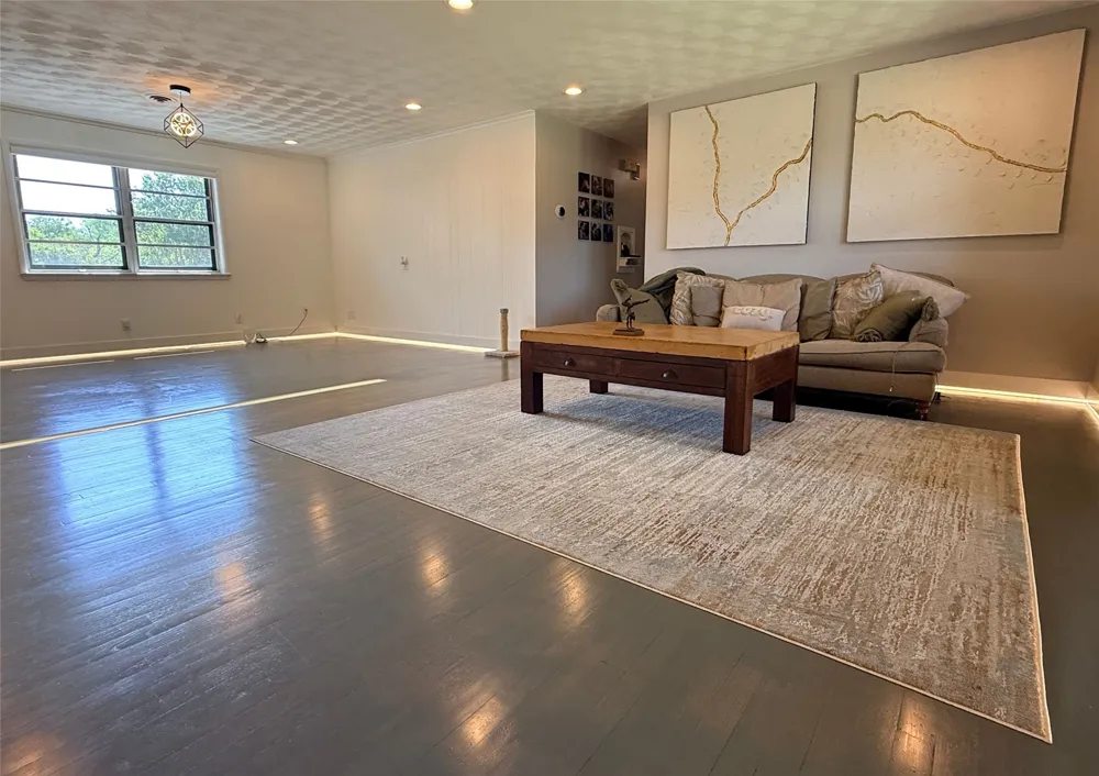 436 Degan Avenue Lewisville, TX 75057