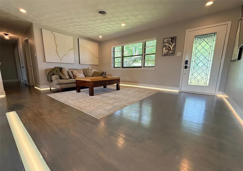 436 Degan Avenue Lewisville, TX 75057