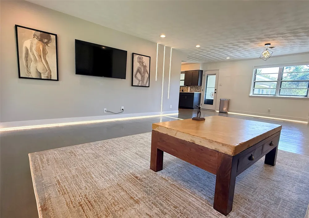 436 Degan Avenue Lewisville, TX 75057
